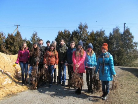 9-10.04.2015 Шефська допомога лісництву